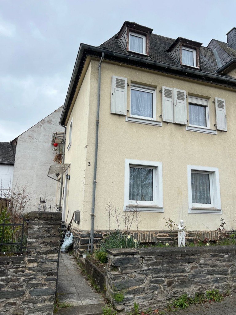 Au�enansicht Bernkastel-Kues Einfamilienhaus Wohnen, wo andere Urlaub machen � Solides Haus in zentraler Lage von Bernkastel-Kues