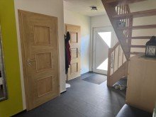 Tim Boldorf Immobilien Bekond - Neuwertiges Einfamilienhaus mit Doppelgarage, Kaminofen, Wintergarten und Einbauk�che