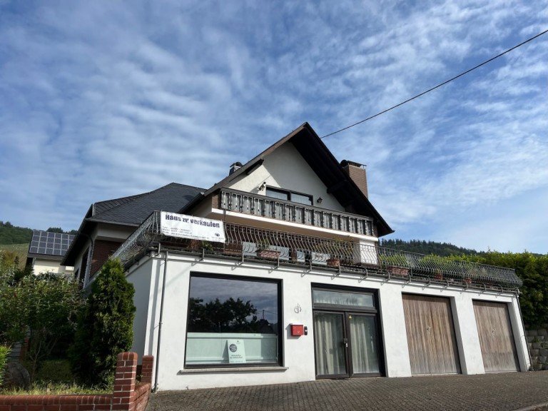 Au�enansicht Kr�v Haus Kr�v � Top Lage � Repr�sentatives EFH mit gro�er Garage und traumhafter Sonnenterrasse