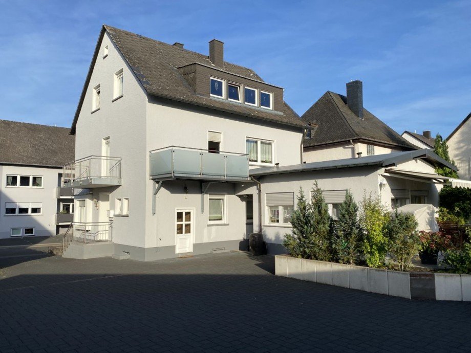 Hofansicht Mehrfamilienhaus Schweich