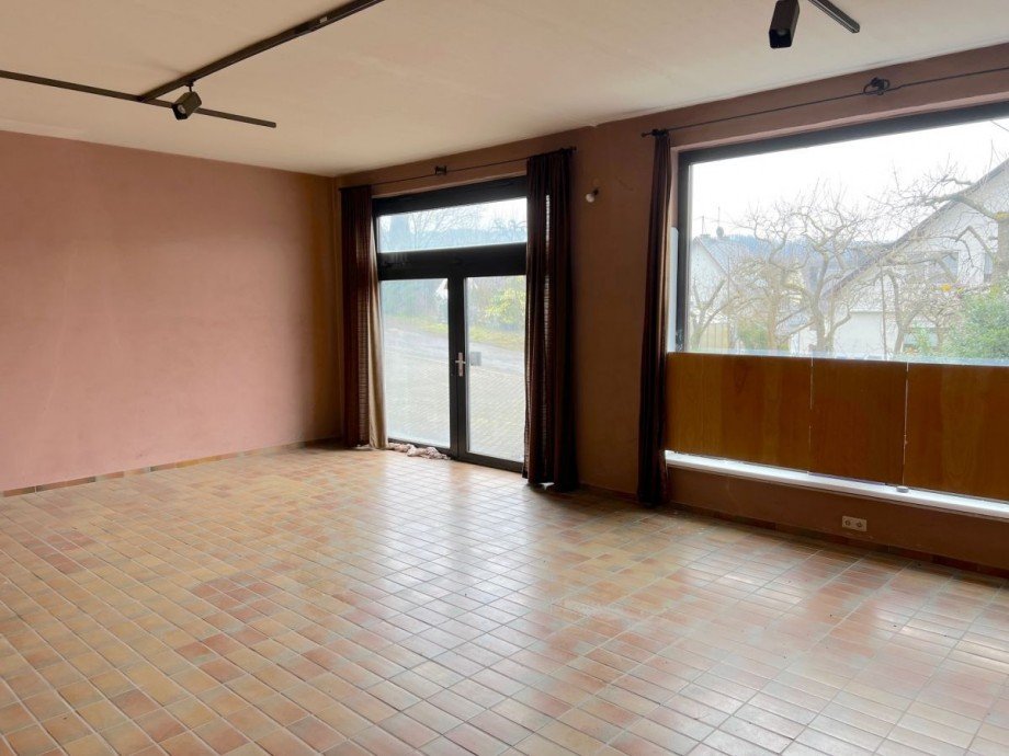 Verkaufsraum Haus Kr�v