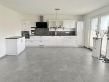 6 F�hren  - Exklusive 3-Zimmer Mietwohnung mit gr. Balkon, 2 Stellpl�tzen & Einbauk�che