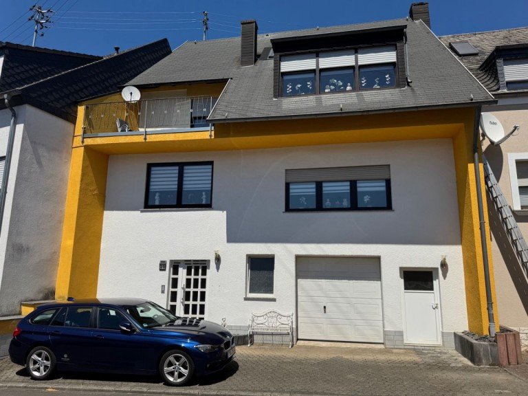 1 Fell Reihenhaus Gro�z�giges Einfamilienhaus mit Garage, Garten, Balkon und Terrasse in Fell