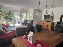 Tim Boldorf Immobilien Bekond - Neuwertiges Einfamilienhaus mit Doppelgarage, Kaminofen, Wintergarten und Einbauk�che