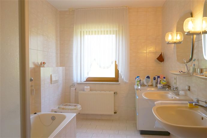 Bad EG Haus Schweich