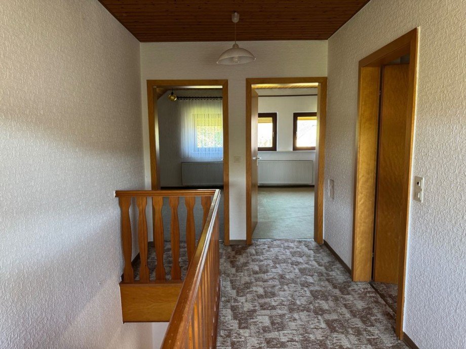 Flur OG Einfamilienhaus Mandern