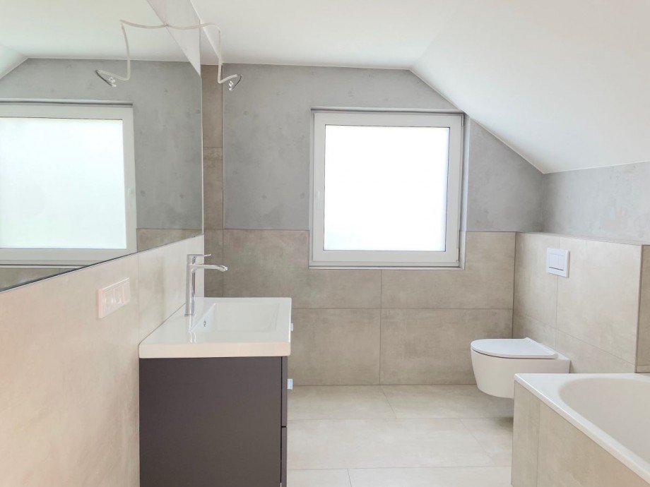 Bad mit Dusche und Wanne Wohnung Trier