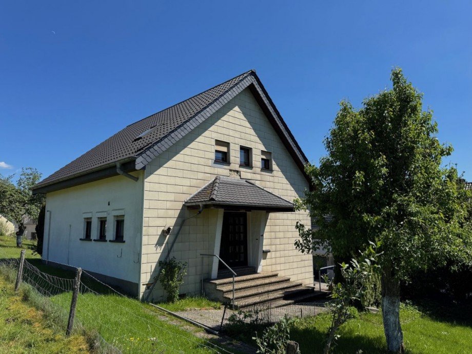 Ansicht Haus Einfamilienhaus Mandern