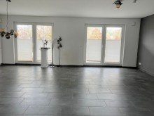 8 F�hren  - Exklusive 3-Zimmer Mietwohnung mit gr. Balkon, 2 Stellpl�tzen & Einbauk�che