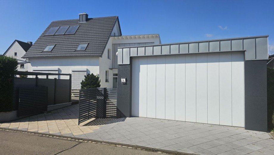Ansicht Wohnhaus + Garage Haus Schweich
