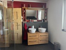Tim Boldorf Immobilien Bekond - Neuwertiges Einfamilienhaus mit Doppelgarage, Kaminofen, Wintergarten und Einbauk�che